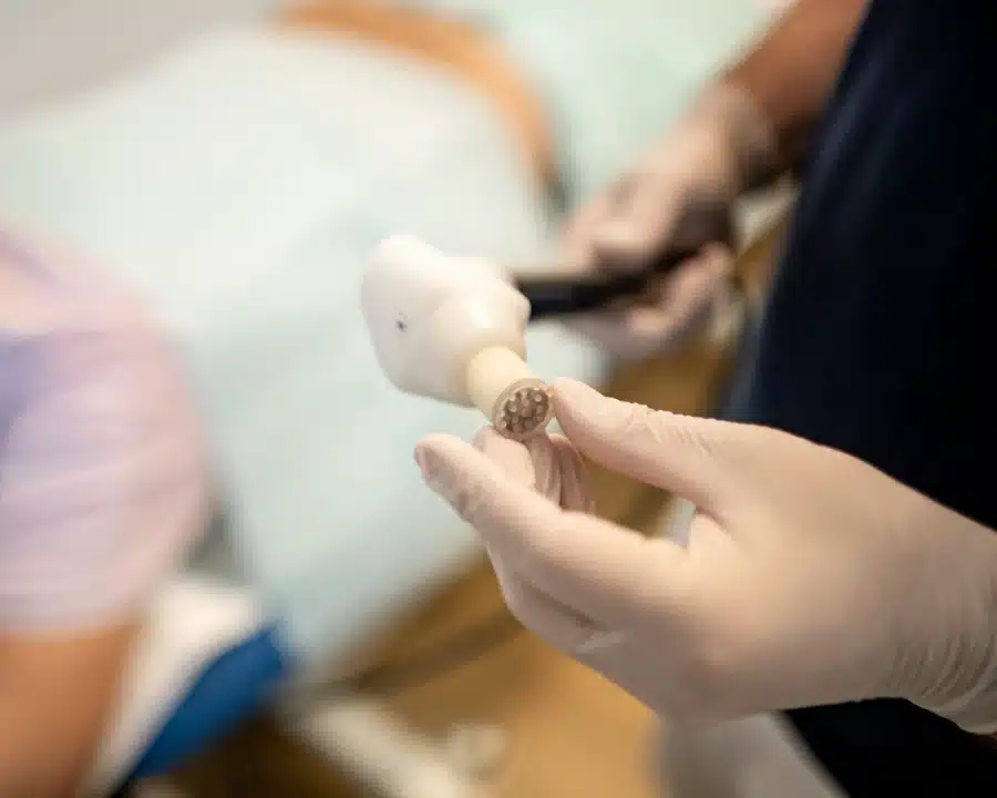 Plasmaderm Gerät zur Wundbehandlung bei Sinus Pilonidalis